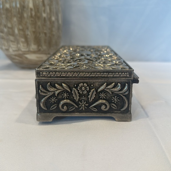 Vintage Godinger Silver Plate Ornate Jewelry Trinket Box - Picture 5 of 8